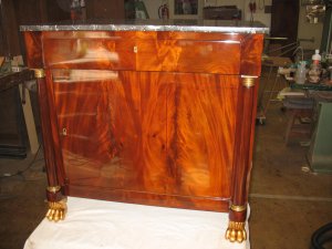 Eindresultaat van het Empire kastje